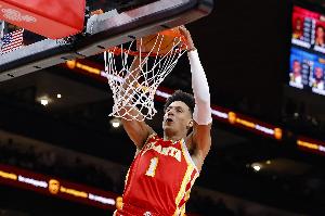 新鷹王？特雷·楊缺陣期間老鷹6勝2負(fù) 杰倫·約翰遜場(chǎng)均22+11+7