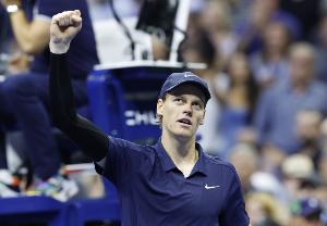 辛納近40場(chǎng)室內(nèi)硬地39勝1負(fù)，期間只輸過(guò)德約科維奇