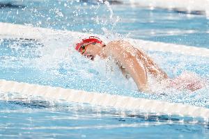 全運(yùn)會(huì)男子50米自由泳預(yù)賽：余賀新、潘展樂等晉級半決賽