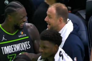 何意味？威少壓哨三雙 蘭德爾和隊友喜笑顏開