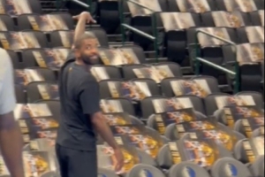 文！隊危！獨(dú)行俠官方曬出視頻 歐文Logo Shot百步穿楊