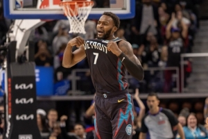 太秀了！保羅·里德歐洲步上籃打停老東家76人 主場沸騰