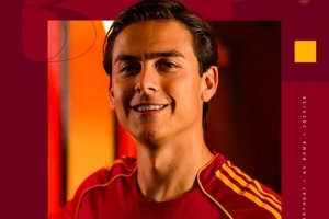 迪巴拉今天32歲生日，羅馬官推發(fā)文祝福：生日快樂(lè)！