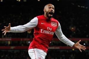 TA：球員版長袖球衣全面回歸，除功能性外也注重風(fēng)格和個人表達(dá)