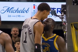 文班談與追夢對噴：用表現(xiàn)回應是最好的方式 蓋完他他就安靜了