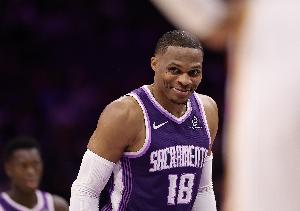 Haynes：國王認(rèn)為讓威少頂替施羅德首發(fā)能使球隊繼續(xù)前進(jìn)