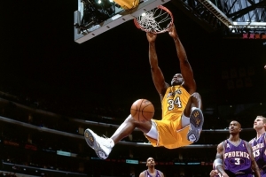 奧尼爾：現在沒人能扣碎籃板 傳統(tǒng)中鋒不是主角了 大家都在投三分