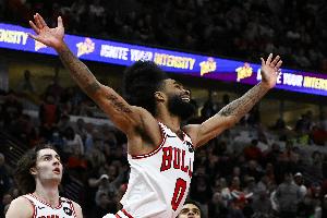 本場(chǎng)賽季首秀？多諾萬：科比·懷特將在近幾場(chǎng)打替補(bǔ) 時(shí)間有限制