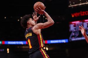 新鷹王！杰倫·約翰遜連續(xù)第三場20+10+5 本賽季約東字吉后第五人