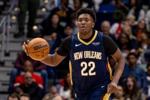 填滿數(shù)據(jù)欄！新秀中鋒奎因10中3砍下9+8+3+2+2 另有6次失誤