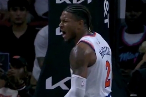 屏無聲處聽驚雷！麥克布萊德反擊突然起飛 單臂隔扣哈克斯！