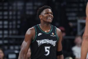 大勝劃劃水！愛(ài)德華茲14中5&三分7中1 僅得13分4板3助2斷