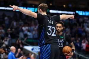 解說(shuō)：獨(dú)行俠背靠背本來(lái)就不指望贏 狀元對(duì)決弗拉格和華子都拉了