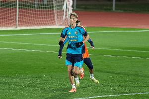 馬卡報(bào)：赫伊森經(jīng)檢查后確認(rèn)沒(méi)有受傷，可以出戰(zhàn)埃爾切