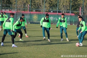 這兩天氣溫下降相當(dāng)明顯 大家在認(rèn)真工作的同時(shí)，也要做好保暖哦