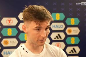 不同命！攻破俱樂部隊友大門+挺進(jìn)世界杯，蒂爾尼：總有人會輸