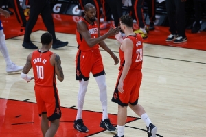 漸入佳境！火箭三分短板得到改善 籃板與球權(quán)優(yōu)勢愈發(fā)明顯