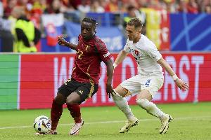 本賽季多庫代表俱樂部和國(guó)家隊(duì)已打進(jìn)10粒進(jìn)球，送出6次助攻