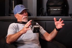 前湖人訓(xùn)練師：科比曾嘗試過水刑 因?yàn)榭票日f想知道這到底有多狠