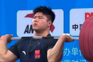 劉煥華總成績414公斤奪全運(yùn)會舉重男子102公斤級冠軍，超世界紀(jì)錄