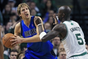 庫(kù)班：諾維茨基早期對(duì)位KG幾乎場(chǎng)均30+20 我們橫掃了對(duì)手