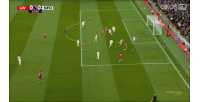 薩拉赫精彩突破傳中，可惜凱爾凱茲包抄踢高了