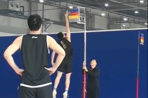 鄭祺龍參加CBA體測 摸高超越測試器上限直接獲得滿分