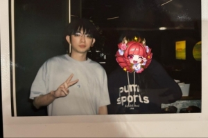 網(wǎng)友曬照火鍋店偶遇Flandre 圣槍哥和粉絲合照還幫忙買單