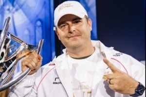 T1 CEO：我們很幸運(yùn)擁有Faker 他已經(jīng)從超級(jí)巨星蛻變?yōu)榧婢哔Y深領(lǐng)袖與團(tuán)隊(duì)串聯(lián)能力的核心