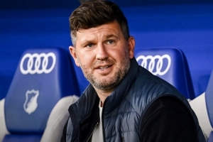 狼堡挖角未成功，霍芬海姆官方：施奇克繼續(xù)擔(dān)任體育總經(jīng)理