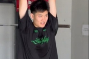 遼寧男籃全力備戰(zhàn)體測！劉星言的三分球訓練