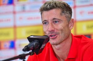 萊萬(wàn)傳記作者：萊萬(wàn)年輕時(shí)很瘦小像卡通人物，我認(rèn)為他有自卑情結(jié)