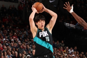 楊瀚森在防守端多次被對手針對 防守時沉退時機的選擇需盡快提高