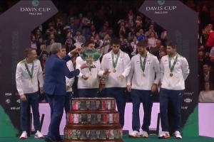 辛納、穆塞蒂休戰(zhàn)，意大利仍衛(wèi)冕戴維斯杯且小場6-0不敗奪冠