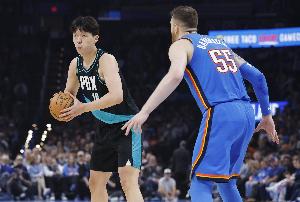 拓記：現(xiàn)在對楊瀚森是難得的窗口期 球隊戰(zhàn)術(shù)上讓他更多處理球權(quán)