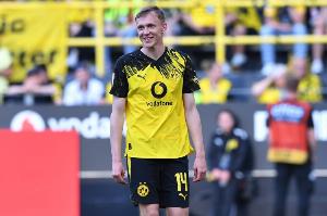 記者：拜爾因輕微肌肉問題退出多特訓(xùn)練，能否出戰(zhàn)黃潛存疑