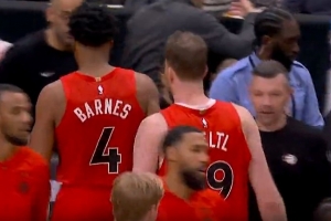 攻不進防不住！珀爾特爾反擊扣空籃 騎士下半場不到3分鐘再喊停