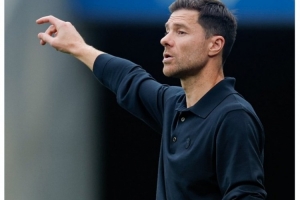 皇馬官方祝阿隆索44歲生日快樂，帶隊至今戰(zhàn)績17勝3平3負(fù)