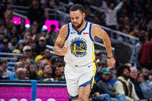 差距很大！首節(jié)三分爵士10投7中 勇士僅10中1&庫里三分4中0