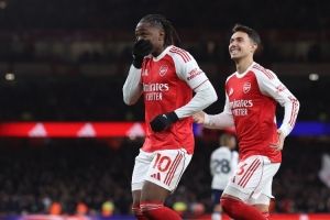 榜首大戰(zhàn)！歐足聯(lián)預測槍手拜仁首發(fā)：埃澤薩卡出戰(zhàn)，凱恩卡爾首發(fā)