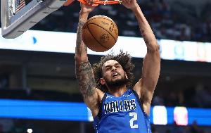 這么嚴(yán)重？Stein：獨行俠中鋒萊夫利可能會因傷缺陣較長一段時間