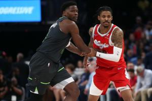 合同剩3年超1.265億~森林狼有意莫蘭特 槍王+華子的組合有搞頭？