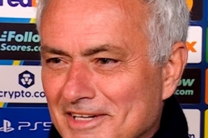 穆帥談與斯內德再見面：他給我?guī)砹巳谕?，這個胖子很可愛