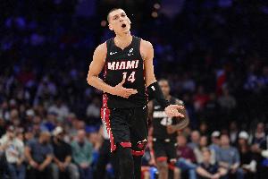 太強了！希羅15中9砍下29分5板7助1斷1帽 下半場20分