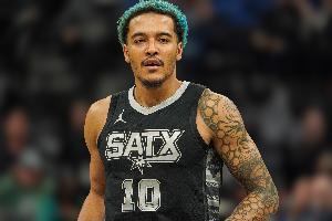 手感冰涼！索漢半場7投僅1中拿到2分3板 三分2中0