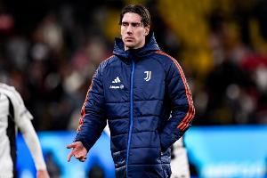 都體：DV9肌肉傷情并不嚴(yán)重，但保險(xiǎn)起見(jiàn)周末聯(lián)賽還會(huì)替補(bǔ)