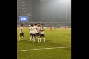 張伯霖談?chuàng)u籃舞慶祝：我家狗生了，想慶祝一下兩只小狗出生