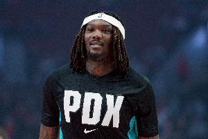 中鋒市場(chǎng)火熱！名記：羅威&理查茲&艾薩克&弩機(jī)等球員均在貨架上