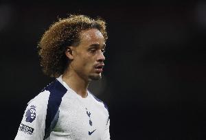 6500萬歐打水漂？22歲西蒙斯16場0球，5年合同周薪22萬歐