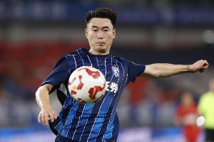 鄂媒：鄧涵文合同年底到期，武漢三鎮(zhèn)應(yīng)不惜一切代價(jià)留住他